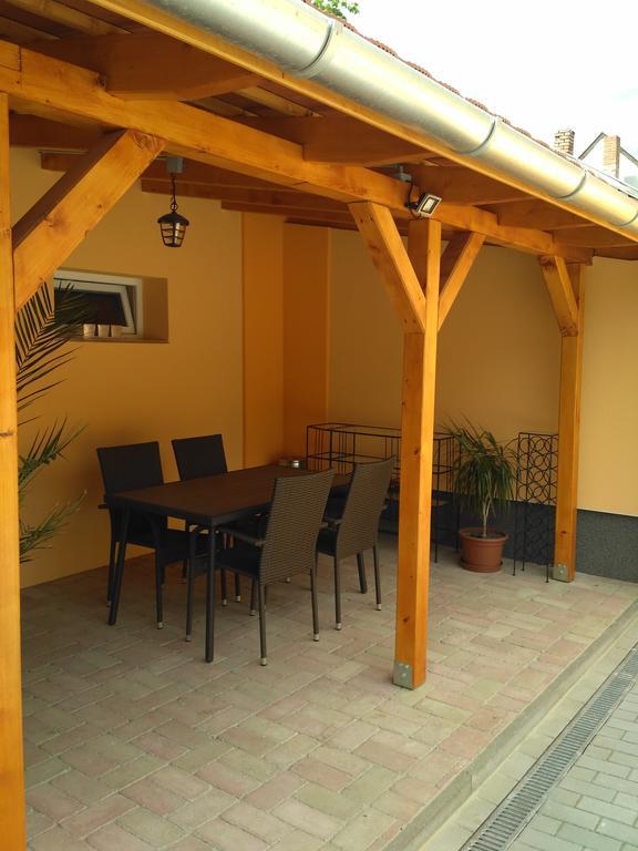 Paradise Apartmanhaz Eger Exterior photo